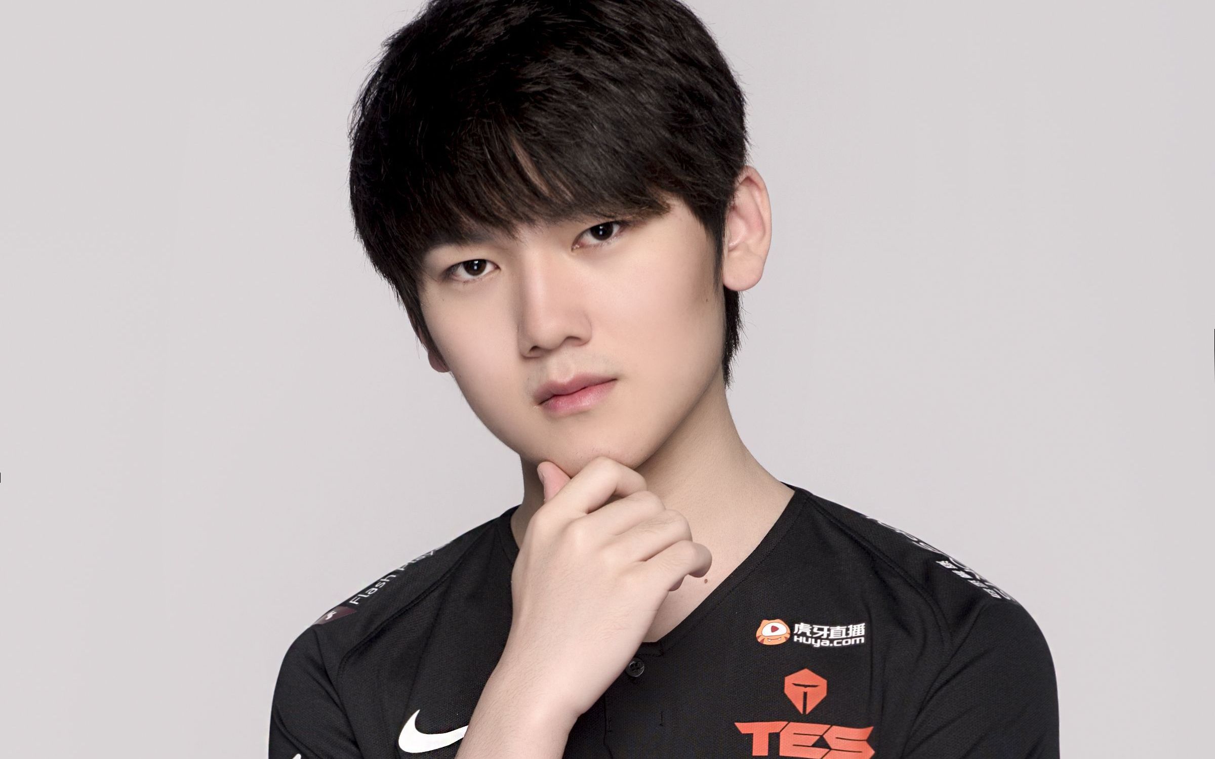 JackeyLove在公牛比赛中战术调整，险胜引发热议！观众掌声雷动(公牛队white)-九游体育