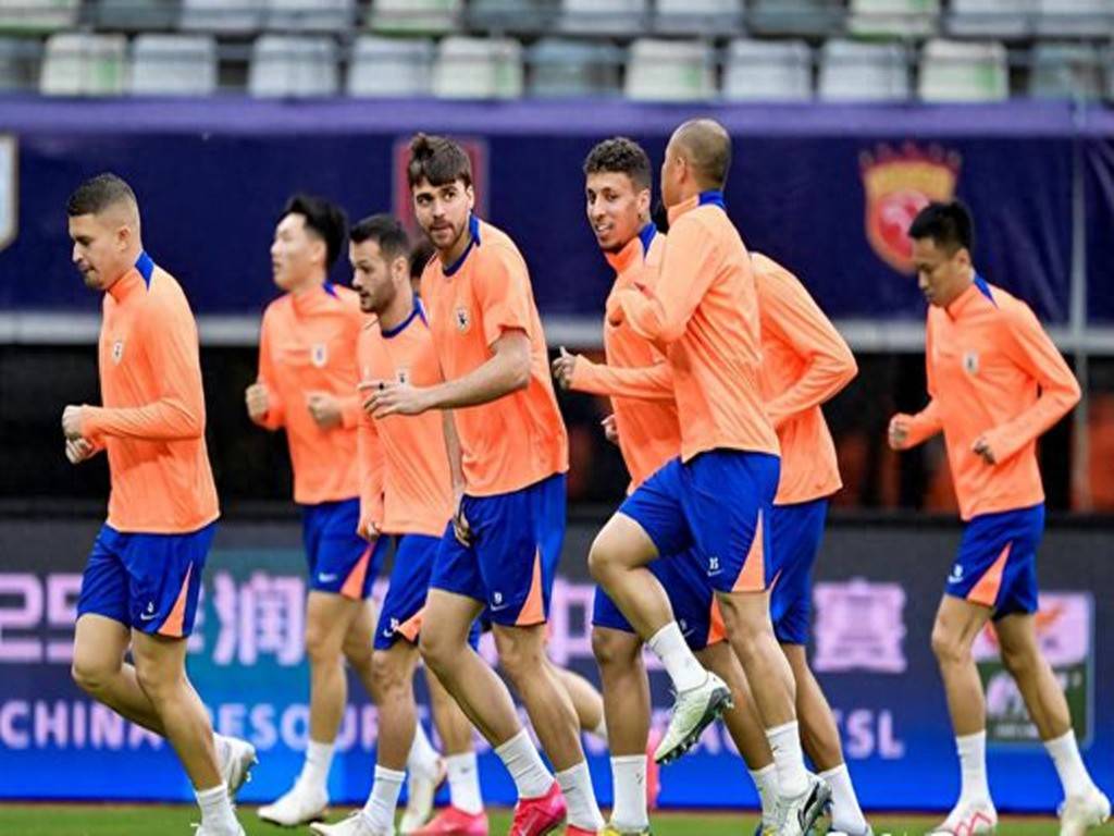 转折点！山东泰山官宣签约；西甲今晨攻防权衡；引发热议；临场指挥获称赞-9体育