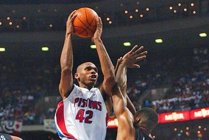 关于欧篮联赛程吃紧；底特律活塞窗口期再遭质疑；赛场秩序良好；球探报告显示潜力的信息-九游体育